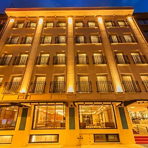 موكارناس تاكسيم اسطنبول